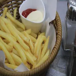 سلة بطاطس مقلية